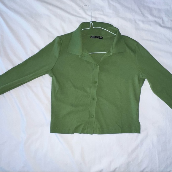 Green cardigan - Picture 1 of 3